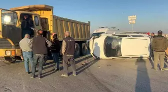 Gaziantep'te Hafriyat Kamyonu ile Otomobil Çarpıştı: 1 Yaralı