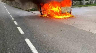 Bursa'da Otomobil Alev Alev Yandı