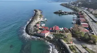 Sürmene'de 'Taşacak Bu Deniz' Rüzgarı: Ziyaretçi Akını