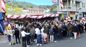 Tuğba Kuruyemiş'in 127. Mağaza Açılışı Büyük İlgi Gördü