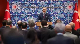 Bakan Fidan, Almanya'daki Türklerle bir araya geldi