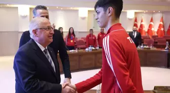 Milli Savunma Bakanı Güler, Taekwondo Milli Takımı'nı Kabul Etti