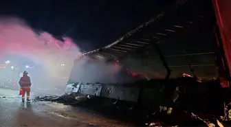 Susurluk'ta Seyir Halindeki Tırda Yangın Çıktı