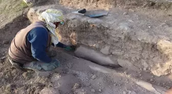 Blaundos Antik Kenti'nde 1800 Yıllık Heykel Bulundu