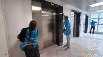 Bursa'da Denetimli Serbestlik Yükümlüleri Kamu Kurumlarında Temizlik Çalışmaları Yapıyor