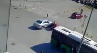 Denizli'de Kavşakta Kontrolsüz Giriş: Motosiklet Sürücüsü Yaralandı