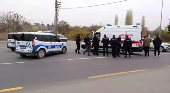 Malatya'da Ekip Aracında Fenalaşan Polis Hastaneye Kaldırıldı