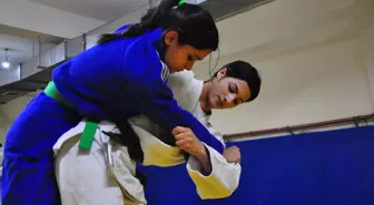 Kavgadan Şampiyonluğa: Ayla Akkaya'nın Judo Hikayesi