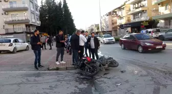 Antalya'da Motosiklet Kazası: Sürücü Havaya Savruldu
