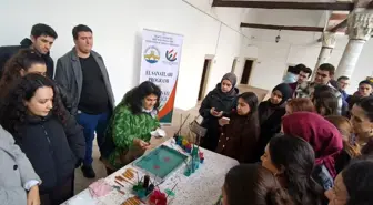 Sultan II. Bayezid Külliyesi Sağlık Müzesi'nde ebru etkinliği düzenlendi