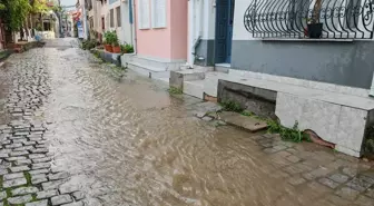 Ayvalık'ta Sağanak Yağmur Su Baskınlarına Neden Oldu