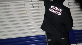 Batman'da Kuaför Dükkanında Mahsur Kalan 3 Kişi Kurtarıldı