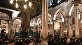 Eyüpsultan Camisi'nde Gazze için Dua Programı Düzenlendi