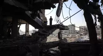 Gazze'de İsrail Saldırılarında Hayatını Kaybedenlerin Sayısı 70.100'e Ulaştı