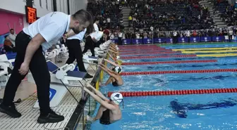 Vedia Nil Apak Anısına Yüzme Finali Tamamlandı