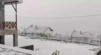 Başkente mevsimin ilk karı düştü, her yer beyaza büründü