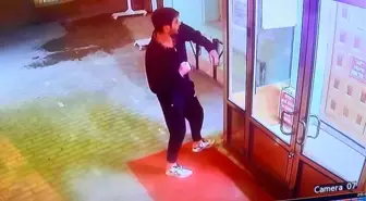 Eskişehir'de Camiyi Yumruklayan Zanlı Tutuklandı