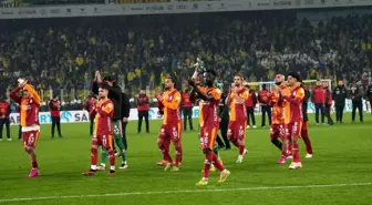 Galatasaray, Fenerbahçe ile Kadıköy'de Beraberlik Aldı