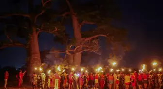 Senegal'de Baobab Ağaçları Arasında Kültürel Etkinlik Düzenlendi