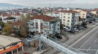 Kocaeli'de Yaya Üst Geçidi Yıkıldı, Yenisi Yapıldı