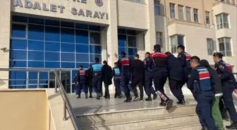 Mersin'de Kaçak Sigara Ticareti Operasyonu: 6 Tutuklama