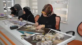 Muş'ta Kadınlar El Sanatları Kursuyla Ekonomik Kazanç Sağlıyor