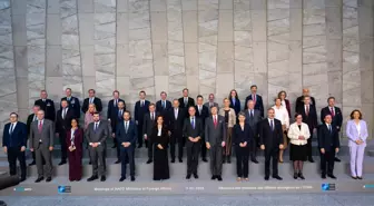 Bakan Fidan, NATO Dışişleri Bakanları Toplantısı'nda aile fotoğrafı çekimine katıldı