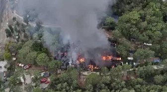 Fethiye'de kamp alanında çıkan yangına müdahale ediliyor