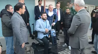 Muş Valisi Çakır, Bedensel Engelliler Derneği'ni ziyaret etti