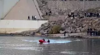 Nehre düşen terliğini almak isterken akıntıya kapılan çocuğun cansız bedeni bulundu