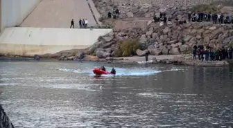 Nehre düşen terliğini almak isterken akıntıya kapılan çocuğun cansız bedeni bulundu
