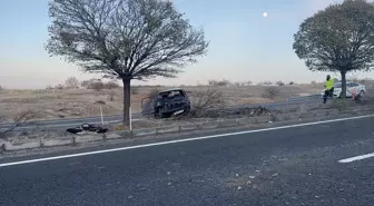 Nevşehir'de refüje çarparak devrilen otomobilin sürücüsü ağır yaralandı