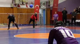 Ordu'da görme engelliler ile protokol arasında 'goalball' maçı