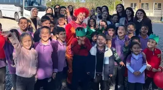 Osmaniye'de üniversite öğrencileri köy okulunda şenlik düzenledi