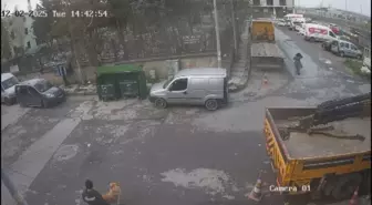 Sultangazi'de hırsızlık için eve giren şüphelilerden birini apartmandakiler yakaladı