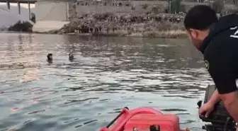 Terliğini almak isterken Dicle Nehri'ne düşen Ahmet'i arama çalışması başlatıldı