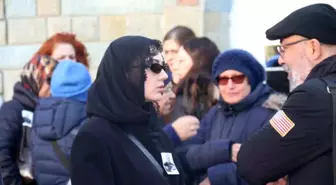 Ünlü oyuncu Burcu Özberk'in dedesi son yolculuğuna uğurlandı