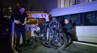 Ataşehir'de Yolcu Servisine Arkadan Çarpan Motosiklet Kazası