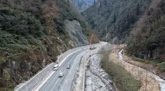 Ayder Yaylası'nda Kaya Düşmesi ve Heyelan Riskine Karşı Önlemler Sıkılaştırılıyor