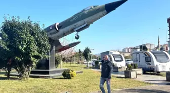 Dünya havacılık tarihine geçen Selçuk Bayraktar'a Sürmeneli hemşehrisinden şarkılı destek