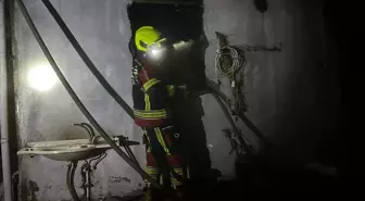 Dursunbey'de çıkan ev yangını söndürüldü