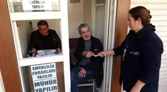 Eşi eleman bulamayınca kentin tek kadın çaycısı oldu