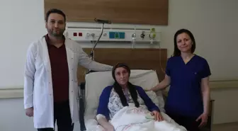 Forklift kazasında bacaklarını kaybetme riski bulunan Özlem, ameliyatla sağlığına kavuştu