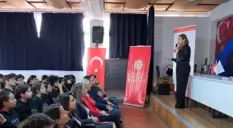 Hatay'da öğrencilere dezenformasyonla mücadele farkındalık eğitimi verildi