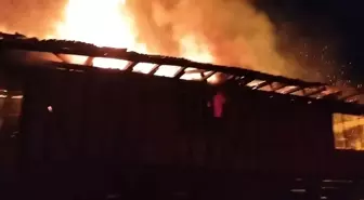 Kastamonu'da çıkan yangında 2 katlı ev kullanılmaz hale geldi