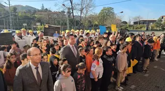 Madenciler, okulda çocuklarını ziyaret etti