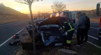 Mardin'de otomobil ile tırın çarpıştığı kazada 1 kişi öldü, 2 kişi yaralandı