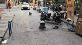 Mersin'de üstünden atlamaya çalıştığı zincir bariyerlere bisikleti takılan sürücü yaralandı