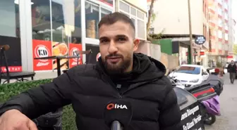 Muş'ta üşüyen kuryeye eldivenini veren polis gönülleri ısıttı