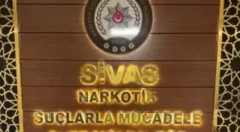 Sivas'ta gerçekleşen narkotik operasyonda 8 bin sentetik ecza ele geçirildi.